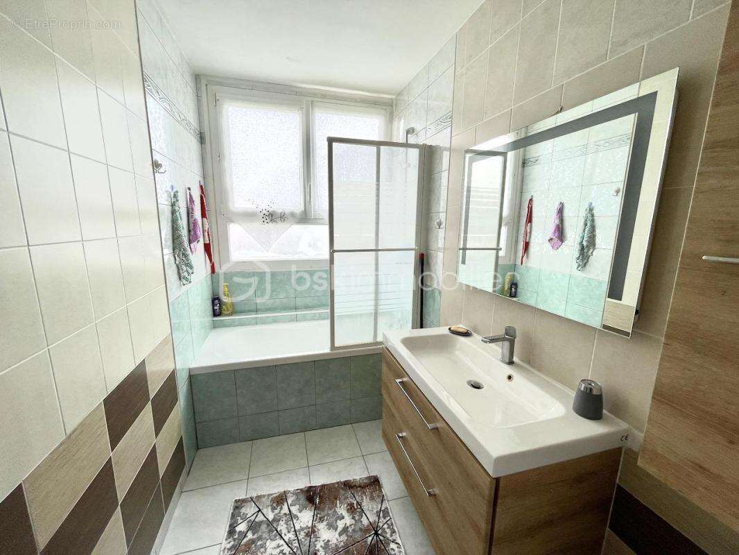 Appartement à SAINT-MICHEL-SUR-ORGE