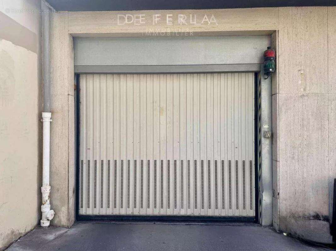 Parking à PARIS-14E