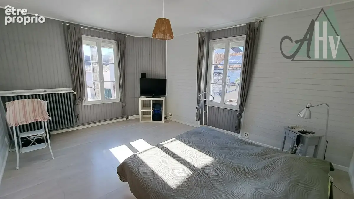 PONT SUR YONNE (89) - Belle maison de charme avec 3 chambres, piscine chauffée et grange - photo 12
