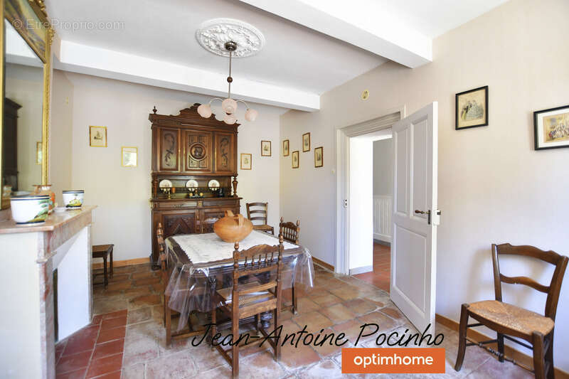 Maison à SAINTE-FOY-DE-PEYROLIERES