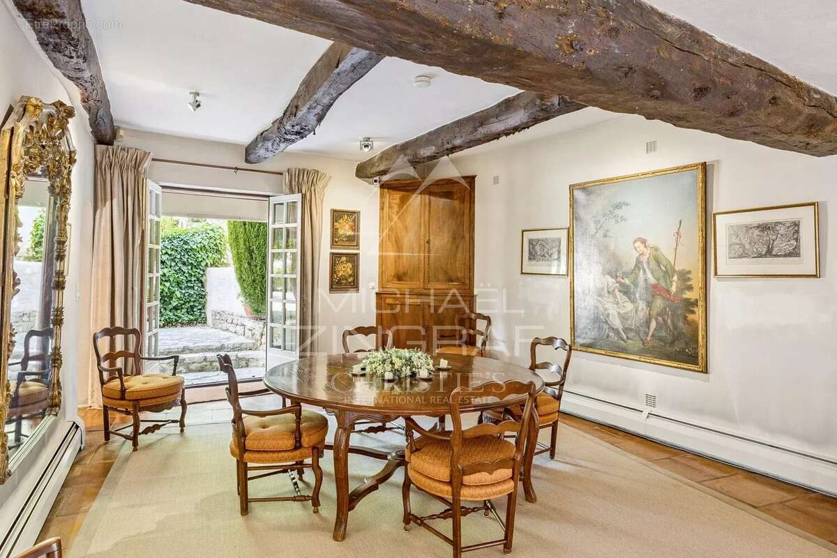 Maison à AUPS