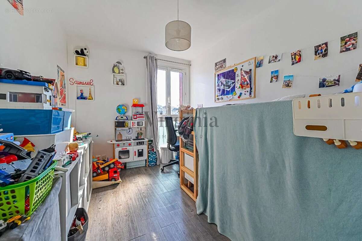Appartement à CHARENTON-LE-PONT