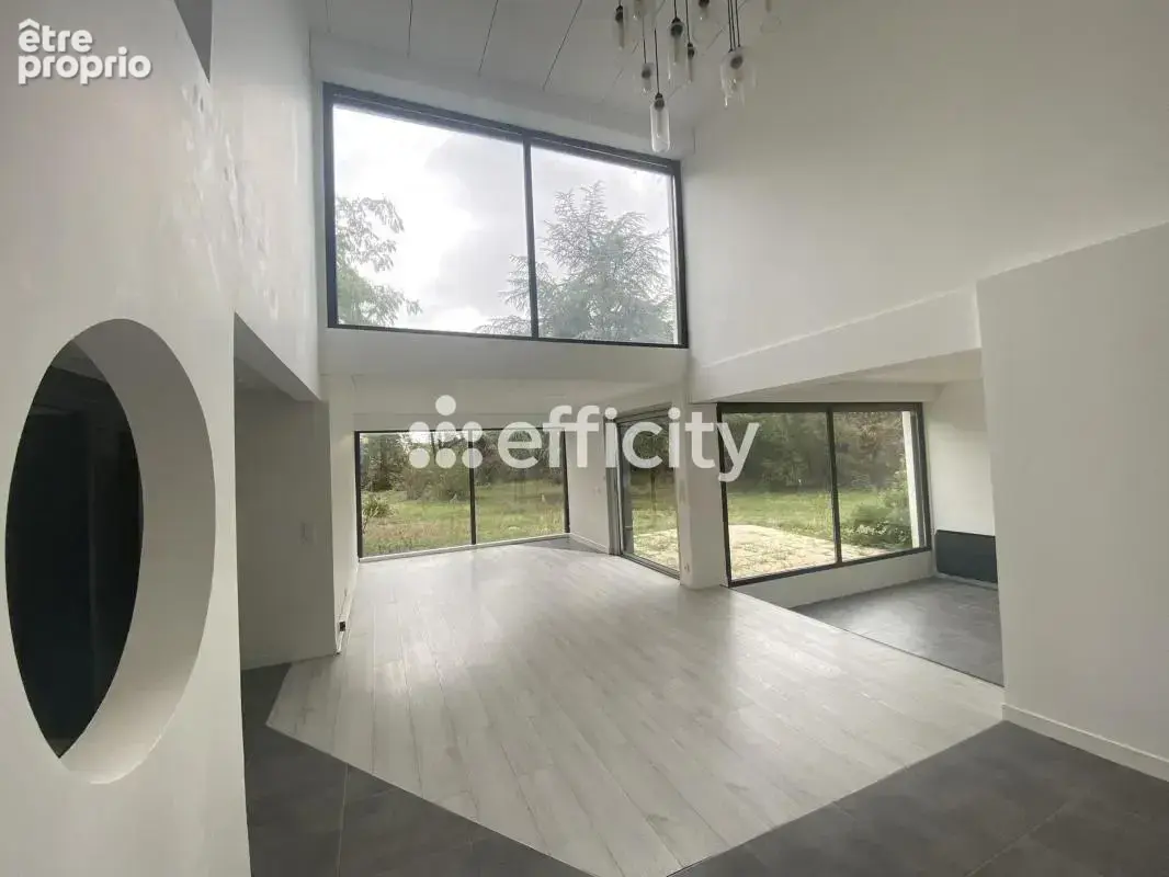 Maison 8 pièces 233 m² à vendre à Coueron (44220) - photo 3