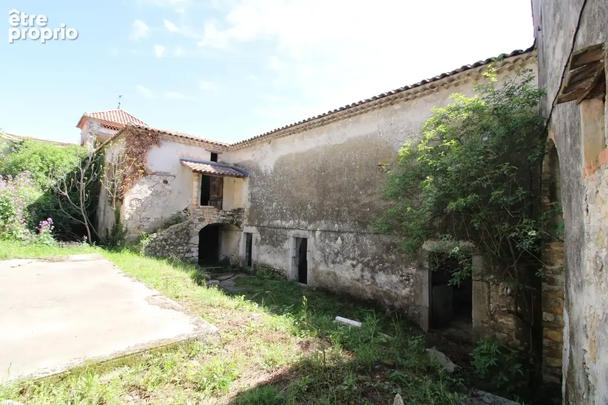 Mas de 2500 m2 sur 26 hectares. - photo 73