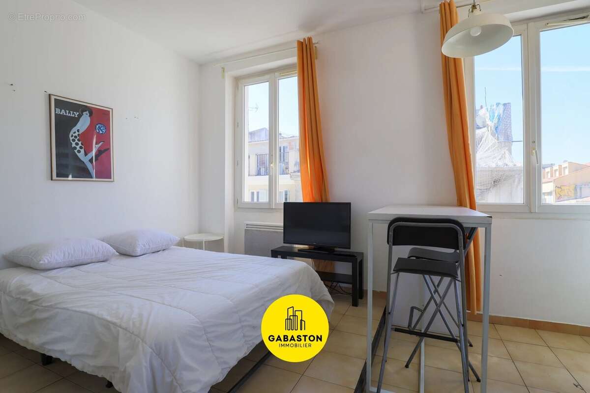 Appartement à MARSEILLE-1E