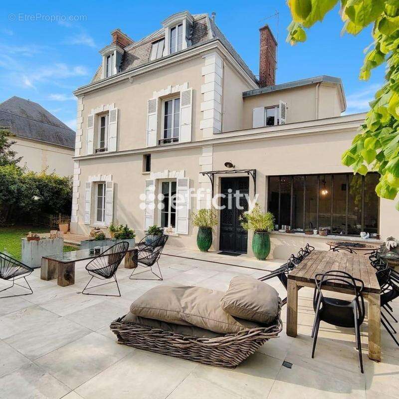 Maison à MEZIERES-SUR-SEINE