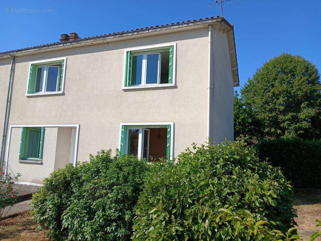 Maison lumineuse 4 chambres avec terrain clos et arboré - photo 18