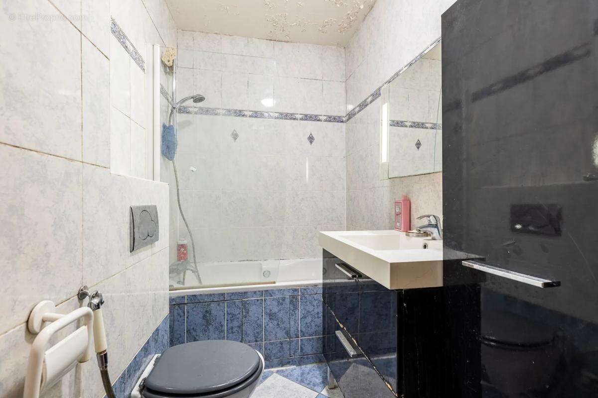 Appartement à PARIS-20E