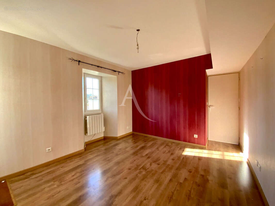 Maison à SALLES-D&#039;ANGLES