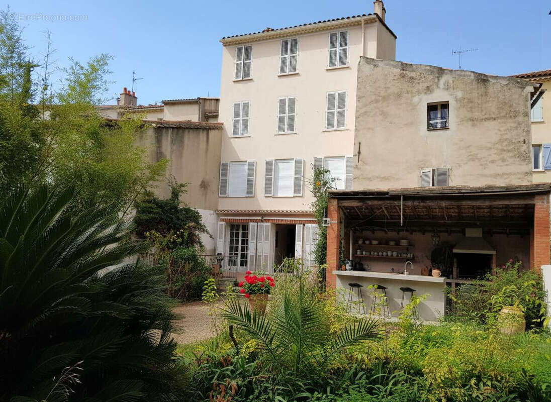 Maison à SOLLIES-PONT