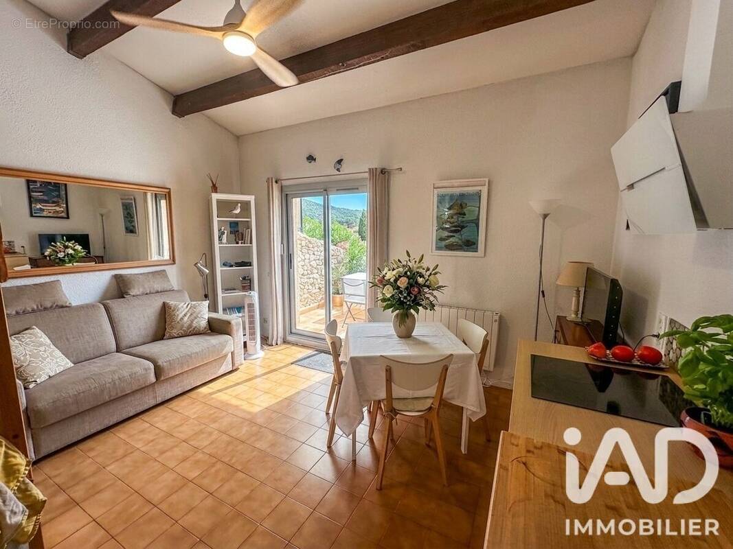 Photo 1 - Appartement à SIX-FOURS-LES-PLAGES