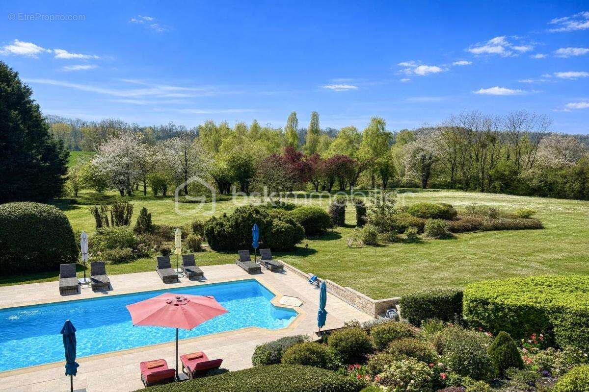 Domaine d’exception sur 2,4 hectares avec 3 habitations, piscine et étangs — 30 min Paris - photo 3