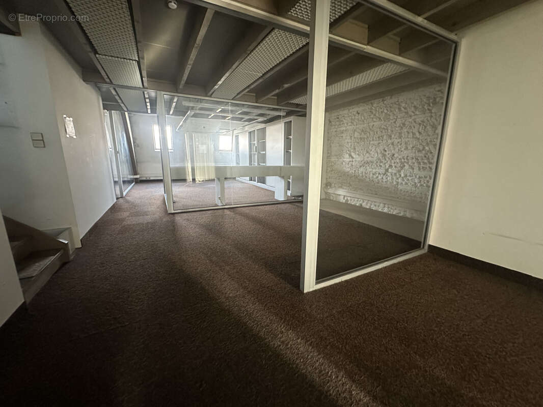 JEANNE-D'ARC - Local professionnel de 339m2 - 980 000 € - photo 4
