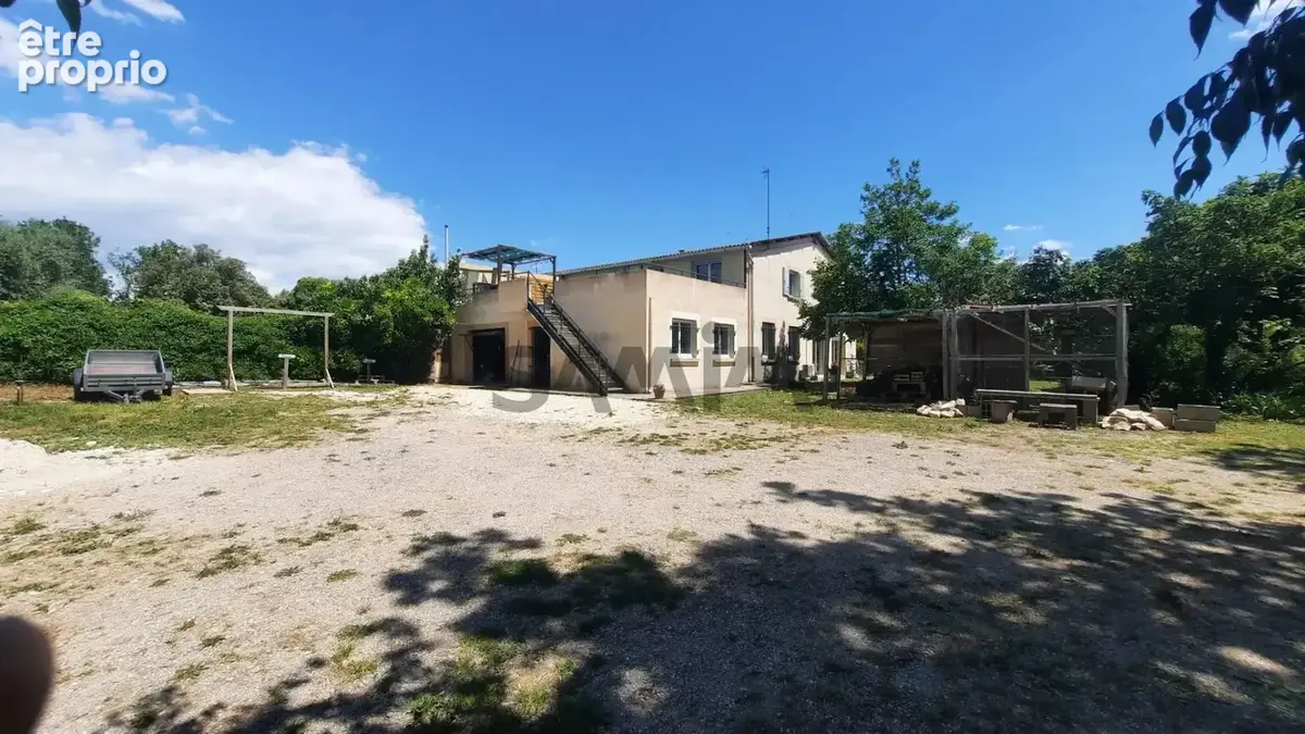 À vendre  secteur quissac grande proprieté + gite- spacieux - photo 5