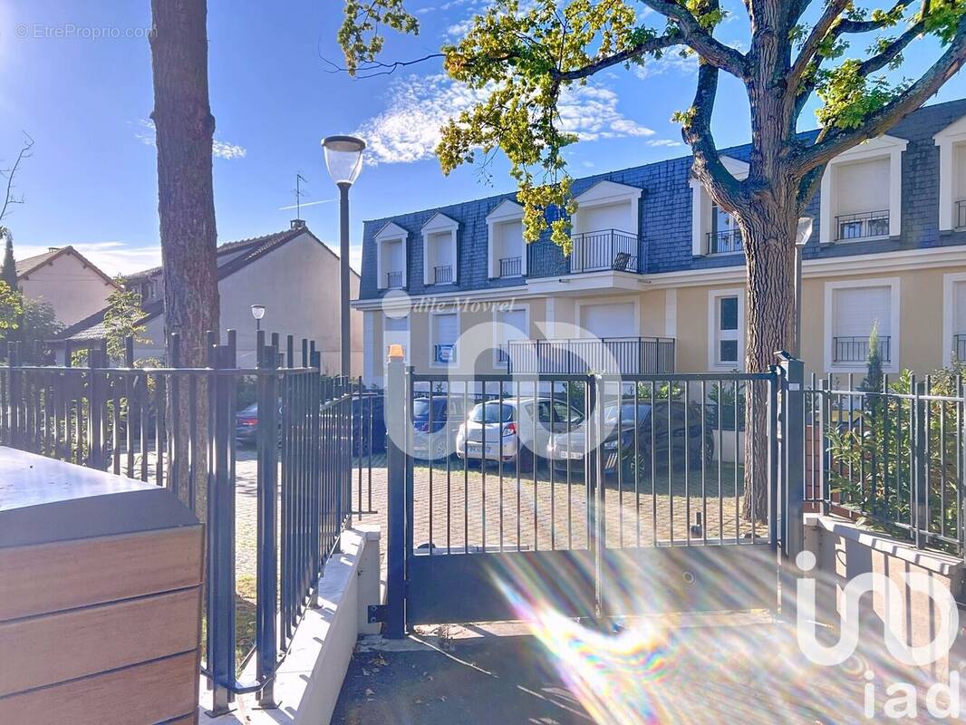 Photo 1 - Appartement à LE PLESSIS-BOUCHARD