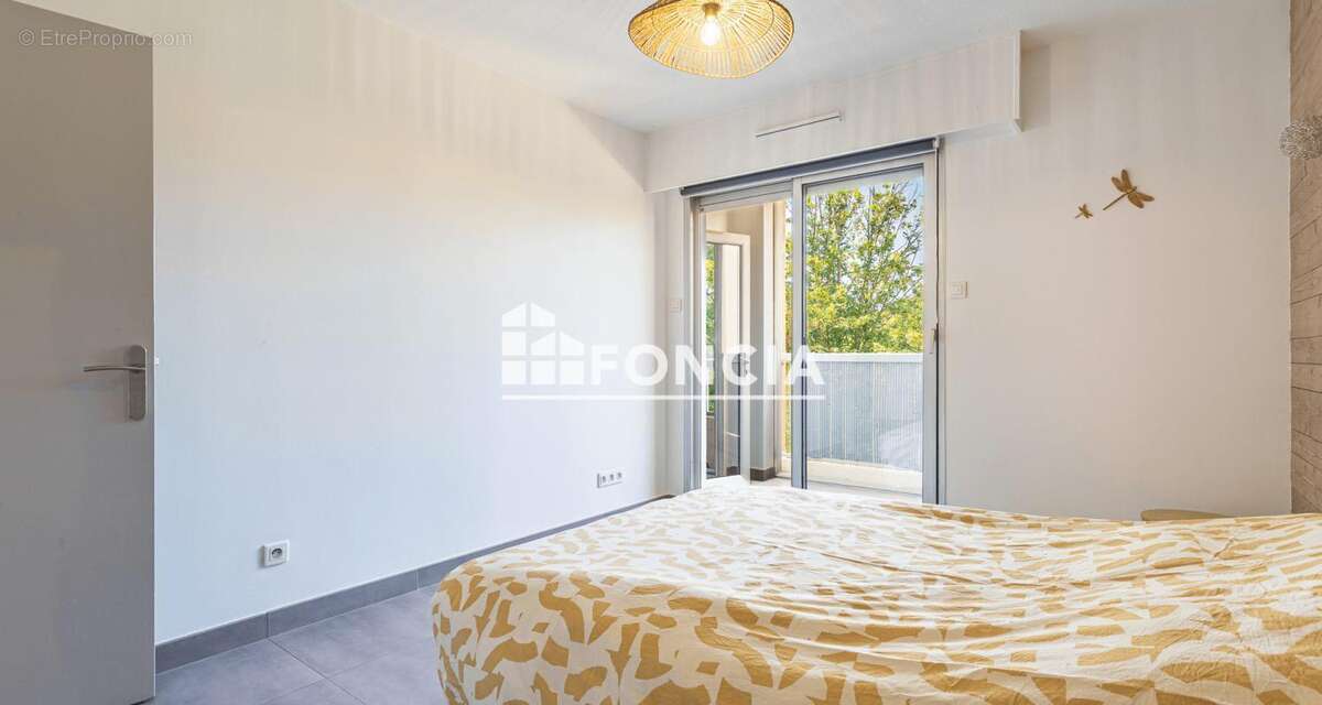 Rare - t2 refait a neuf d'angle - balcon communicant expo sud - grands volumes - pin rolland - photo 9