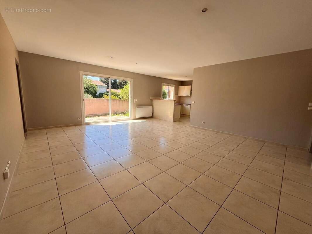   - Maison à TOULOUGES