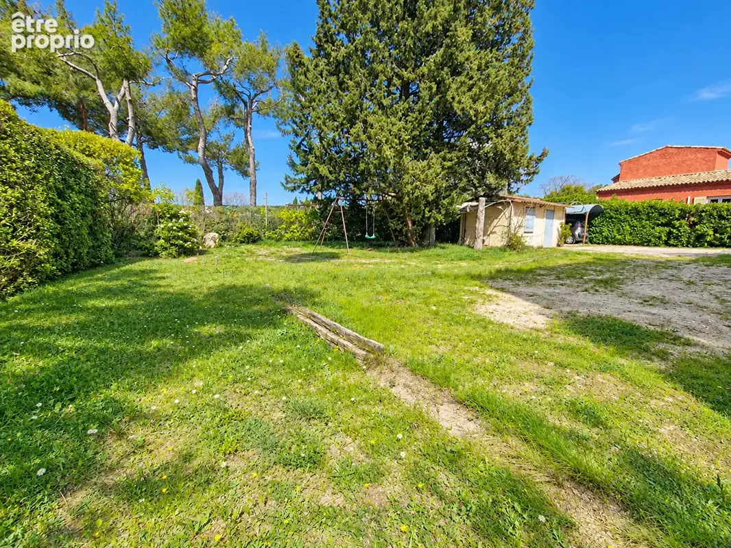 Terrain à SAINT-CANNAT