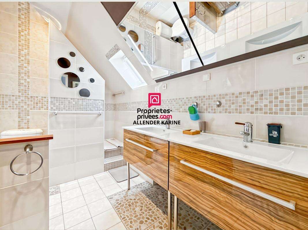 Maison à THORIGNY-SUR-OREUSE