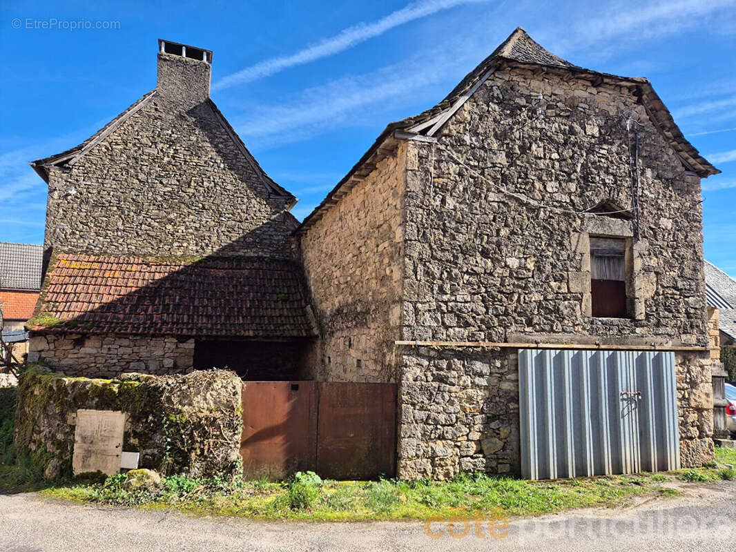 Maison avec dépendances à rénover - photo 5
