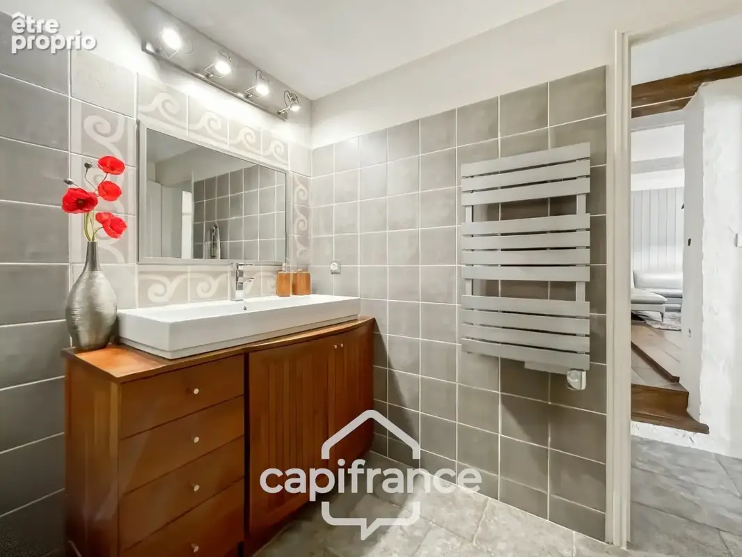 belle opportunité sur Alleins : maison de village de 102 m2 entièrement rénovée et climatisée, 2 niveaux avec 2 grandes chambres - photo 24