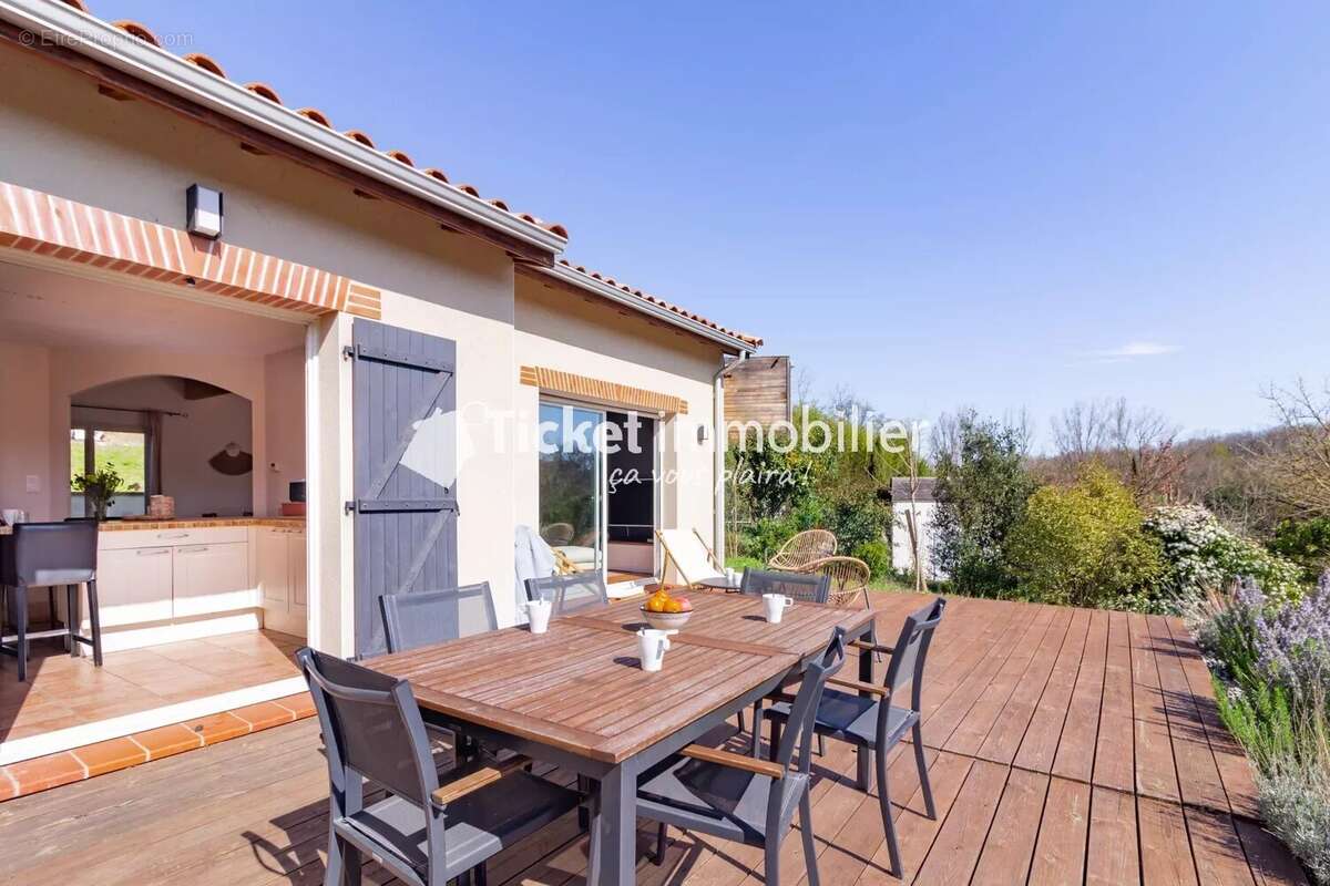 Maison à CORNEBARRIEU