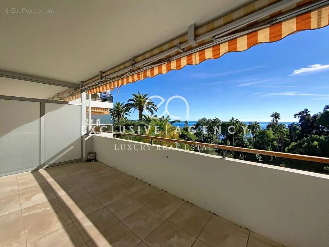 Appartement à VALLAURIS