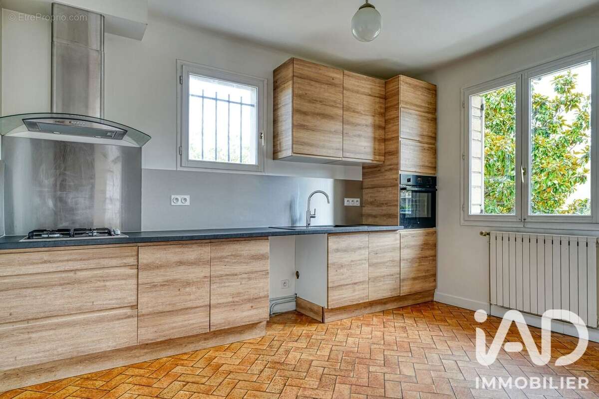 Maison 217 m² à Croissy-Sur-Seine  - photo 4