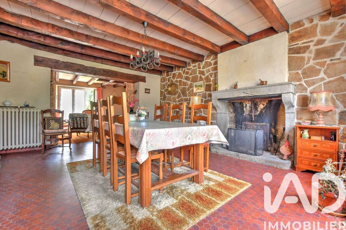 Photo 3 - Maison à BUSSIERE-POITEVINE