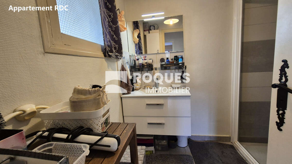 LAMALOU LES BAINS à vendre center ville Immeuble de 2 appartements T2 et T4 - photo 16