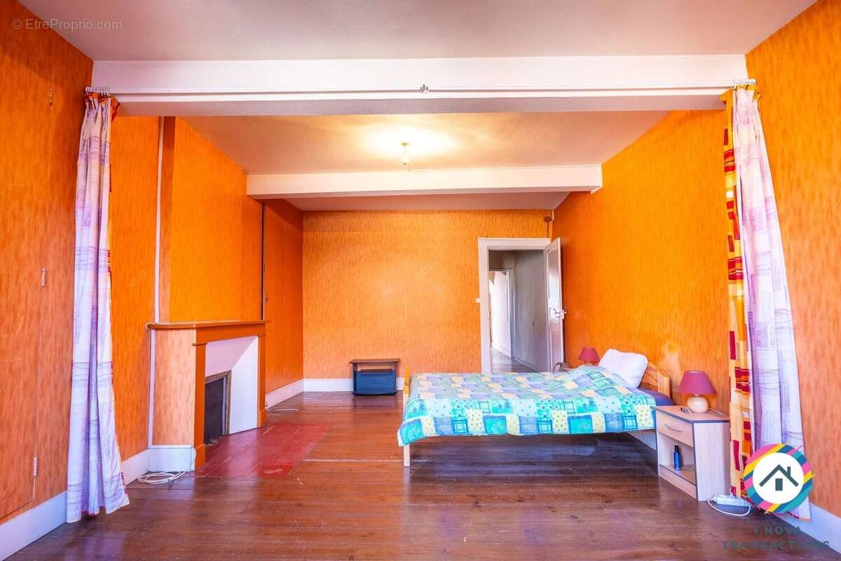 Maison de ville 118 m² – Terrasse / cour  – Dépendance – Combles aménageables – Centre Mazères - photo 11