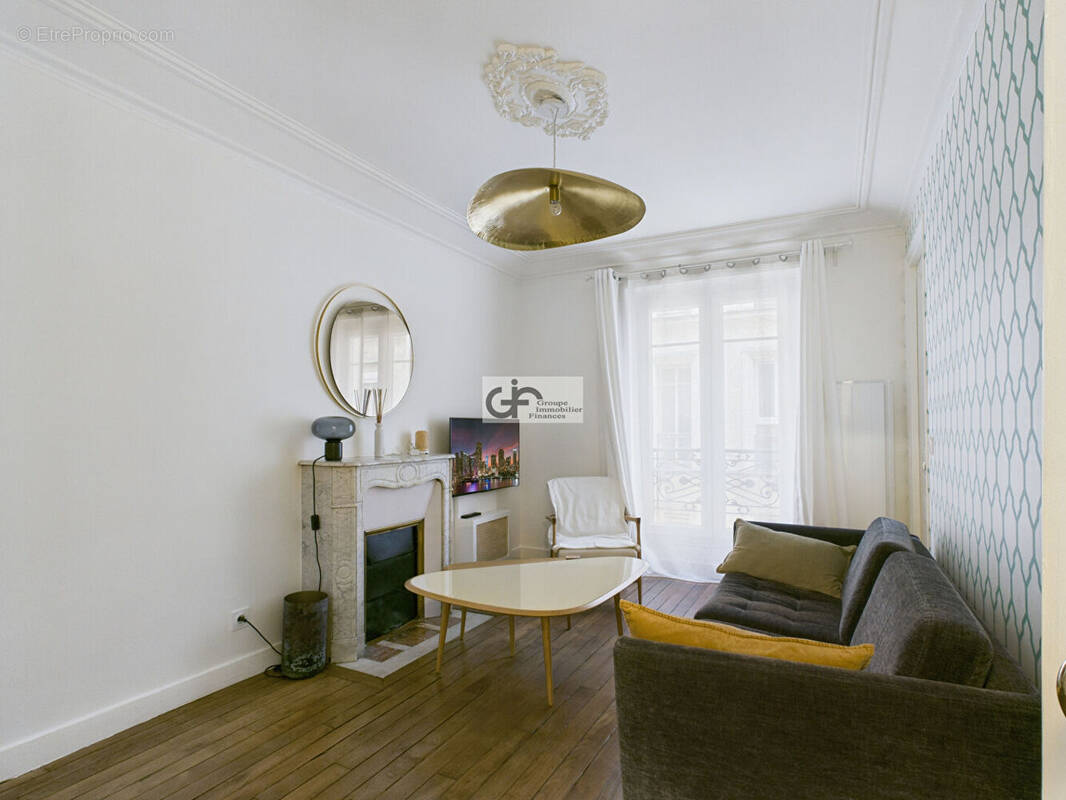 Appartement à PARIS-16E