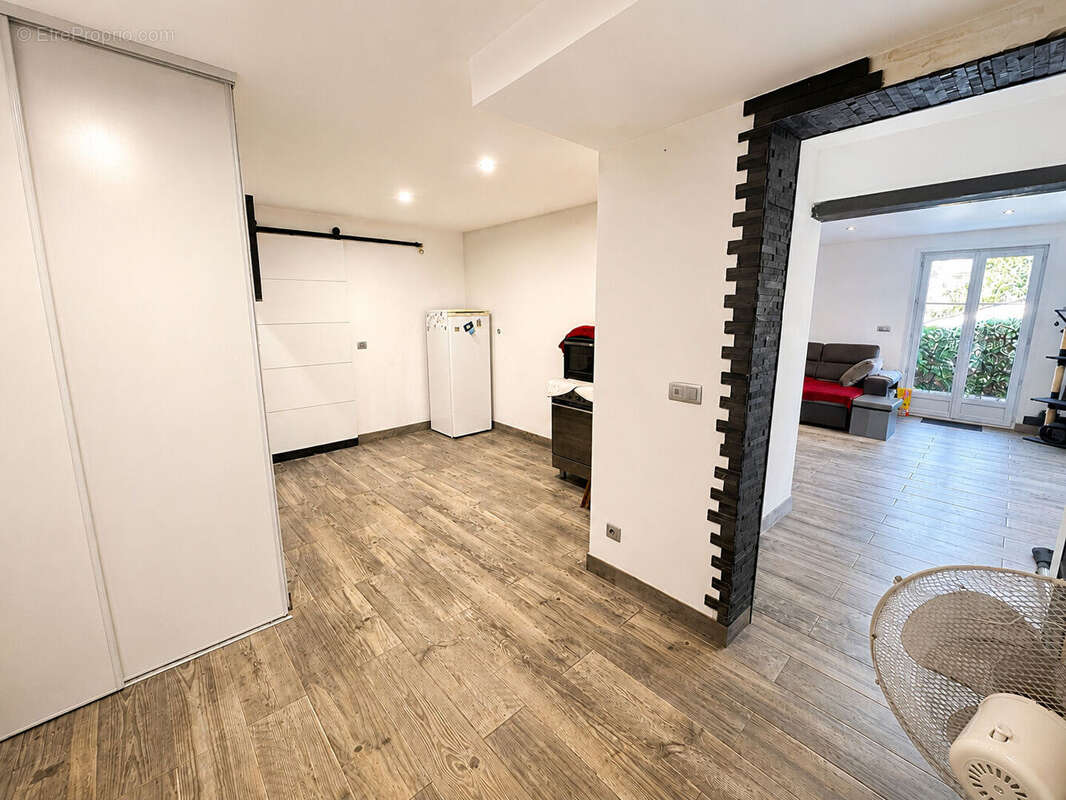 A vendre - contes la vernea - villa de 132 m² 5 pieces - terrain 500 m² - garage - parking - photo 12