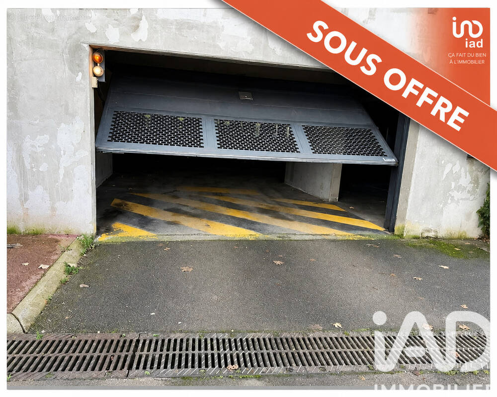 Photo 1 - Parking à ETAPLES