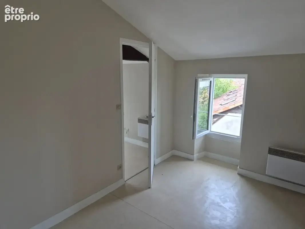 Appartement T2 en résidence sécurisée, face Hôtel de Ville, proche tous commerces et transport - photo 7