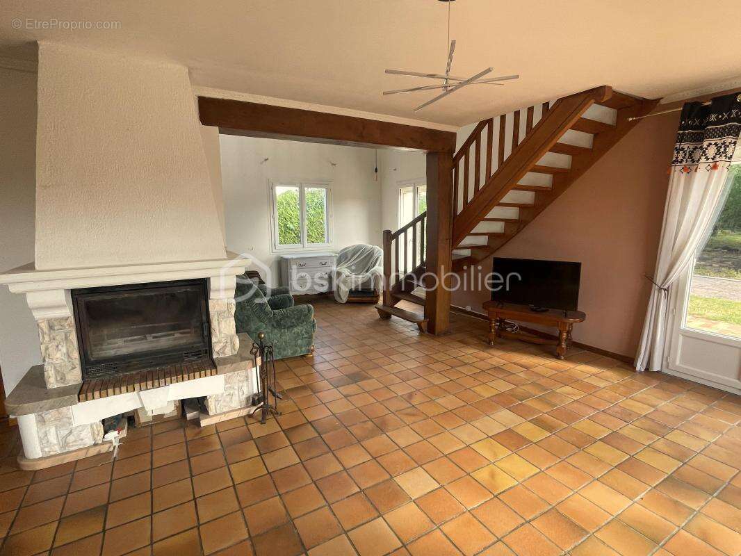 Maison familiale 5 chambres de 185m², sur terrain de 2048m² - photo 7