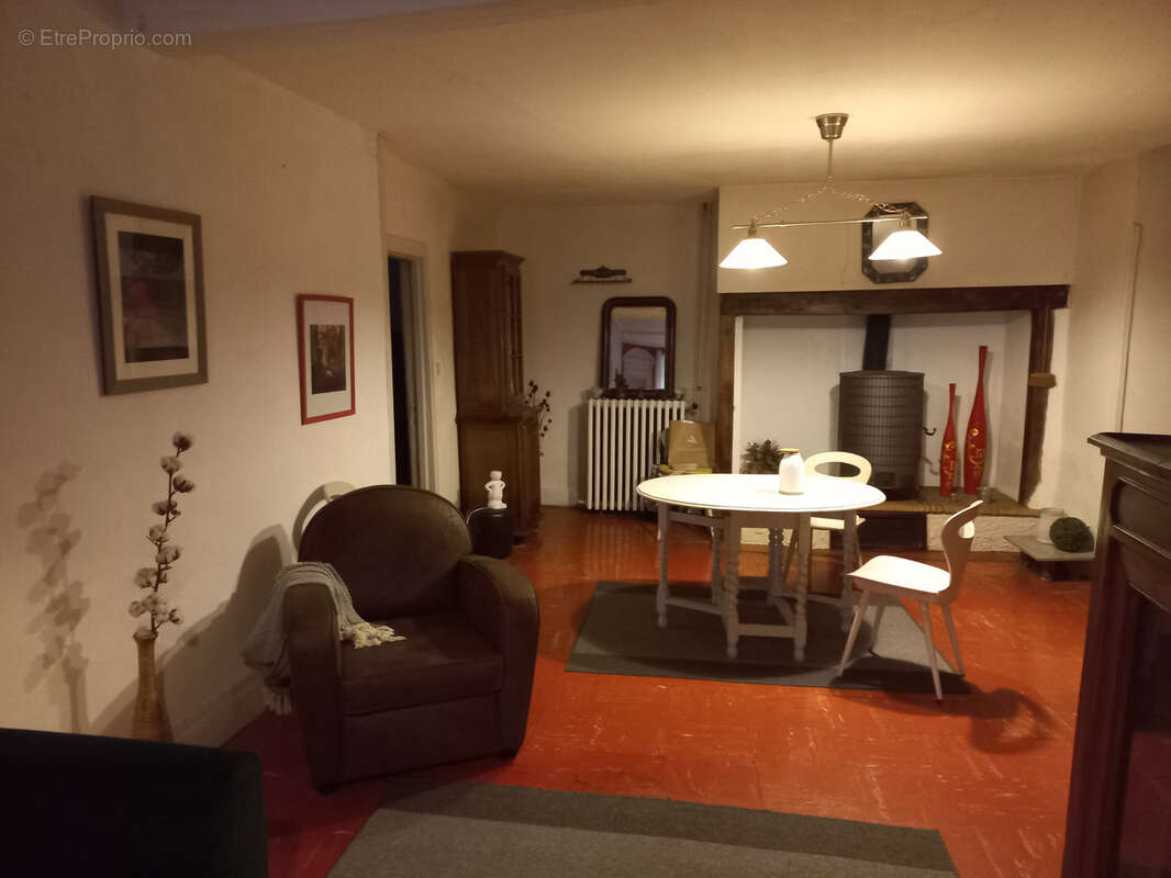 Maison à MONTESQUIOU