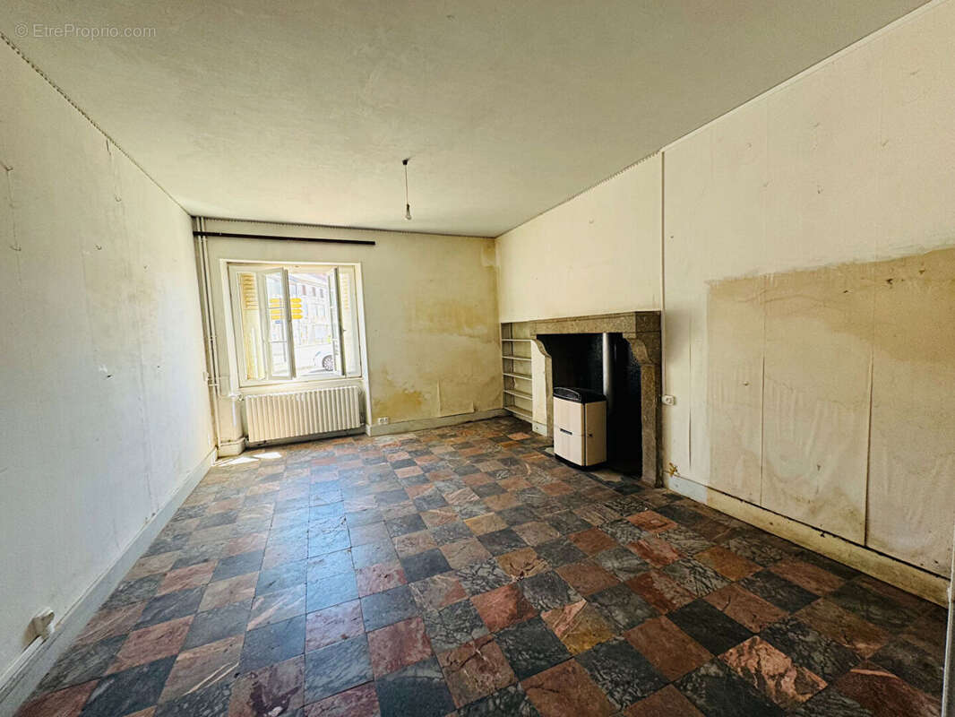 Maison à BUSSIERE-POITEVINE