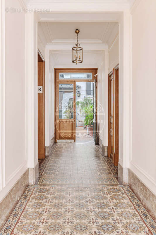 Appartement à PARIS-7E