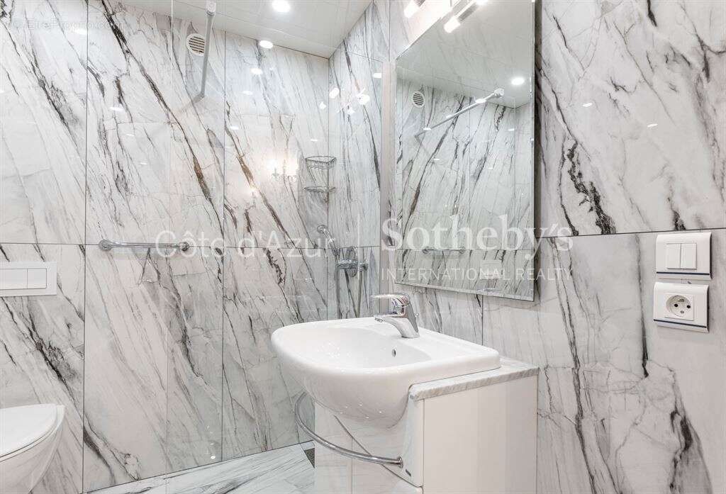 Appartement à ROQUEBRUNE-CAP-MARTIN