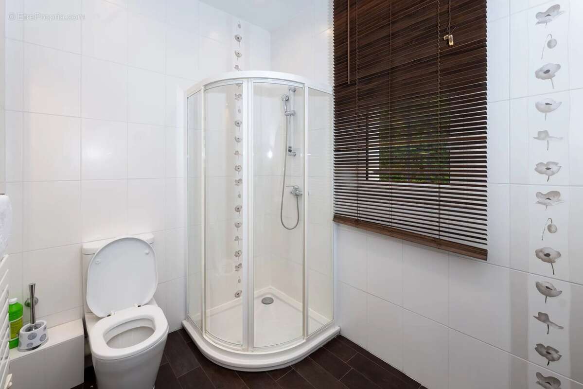 Falicon - Villa 7 pièces avec piscine chauffée, jardin 1350m², garage - photo 20