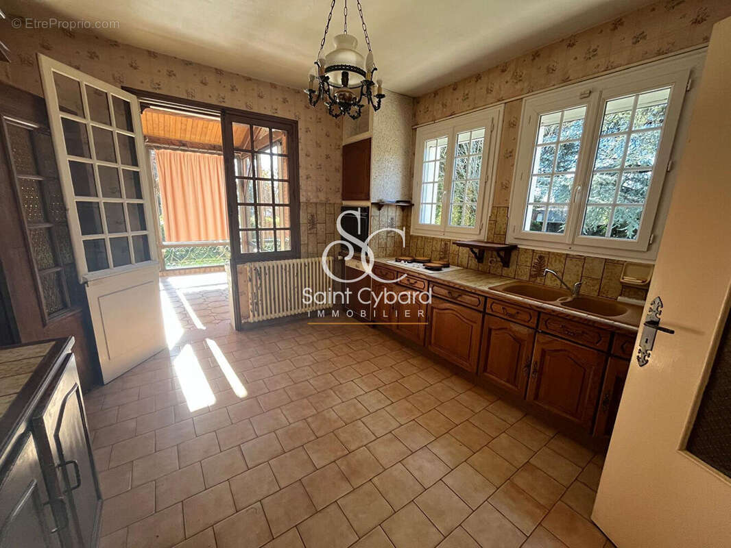 Maison à SAINT-YRIEIX-SUR-CHARENTE