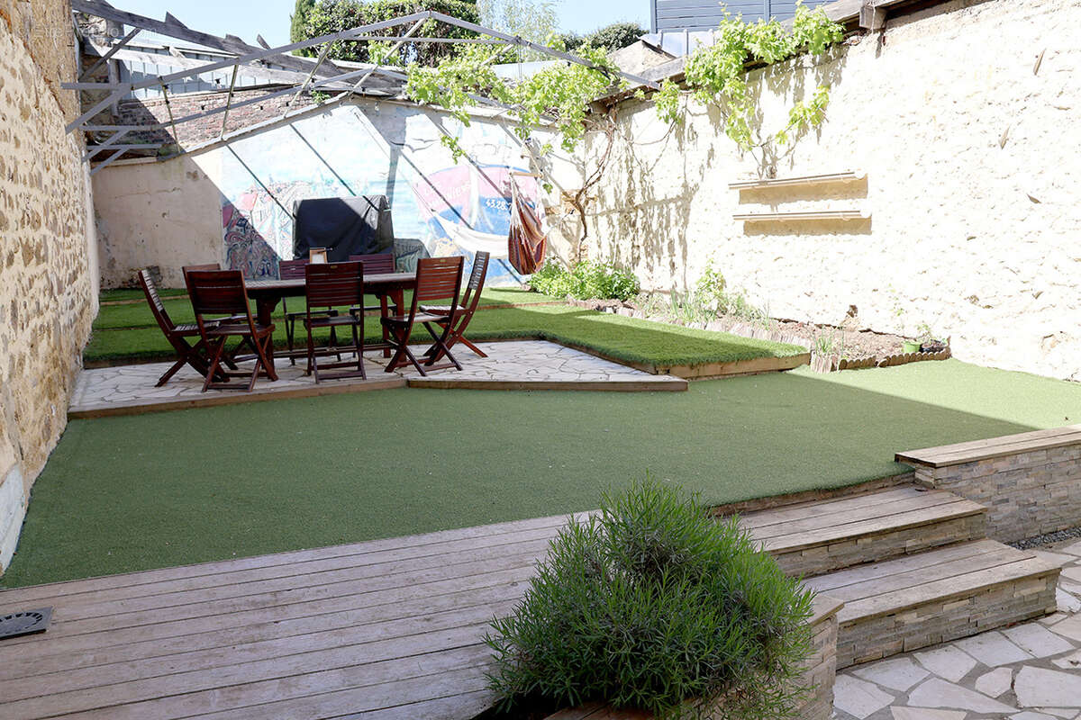 LE MANS, secteur LES QUAIS / Mancelle entièrement rénovée, 5 chambres / Sous-sol complet et jardin clos et sa - photo 22