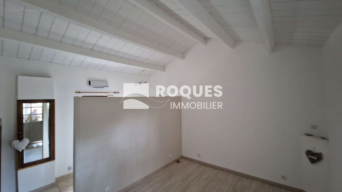 Sud Lodève, propriété en pierre193 m2 habitables plus dépendances, le tout sur 58 ha - photo 8