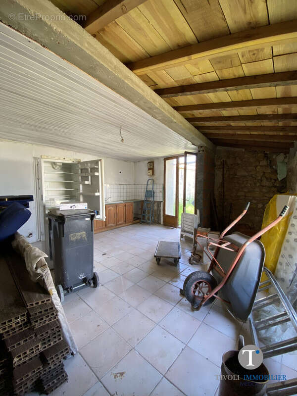 Maison à JAU-DIGNAC-ET-LOIRAC