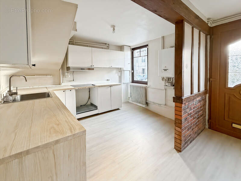 Maison à NOTRE-DAME-DE-BONDEVILLE