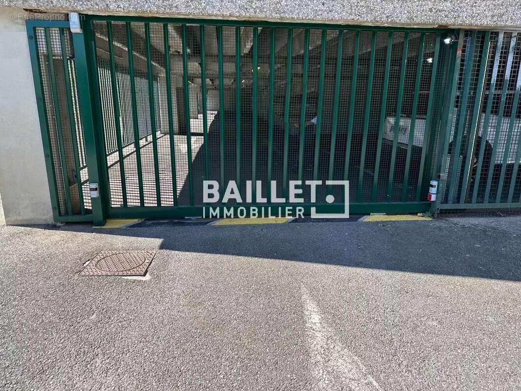 Autre à VILLENEUVE-LOUBET