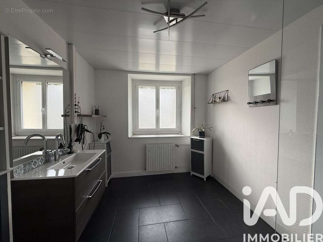 Maison 120 m² à Les Cars  - photo 5