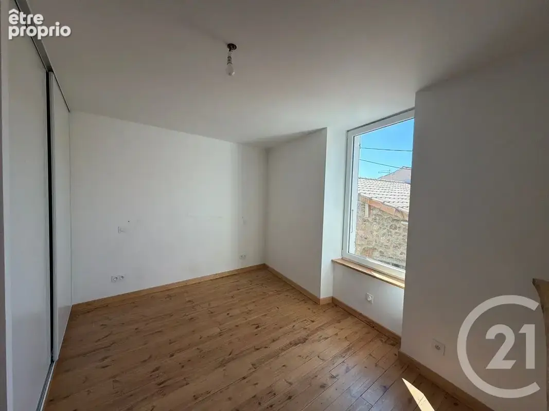 Maison 152 m² à Roiffieux  - photo 9
