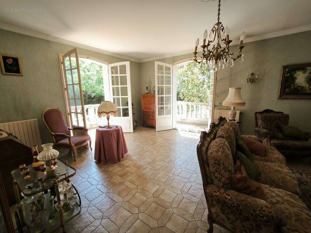 Maison Ile de France de qualité . Jardin clos . Foix . - photo 4